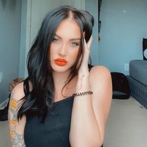 Meet your Posher, Alexis